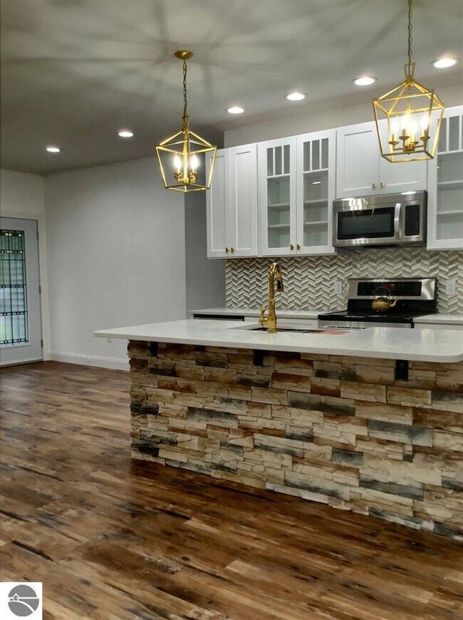 Foto del edificio - Step Into Luxury and Style – Impeccably Re...