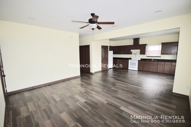 Building Photo - West Oaks Apartments