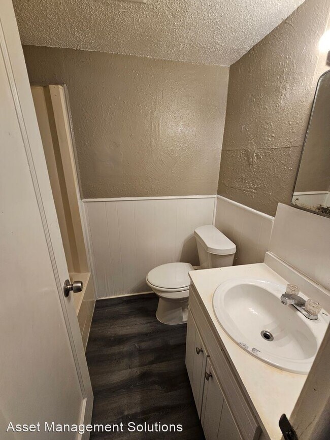Building Photo - 3 br, 2 bath House - 724 Llyod Ave