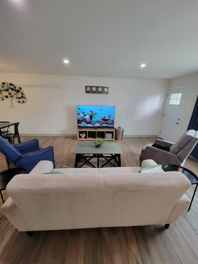 Foto del edificio - 8101 N 33rd Dr