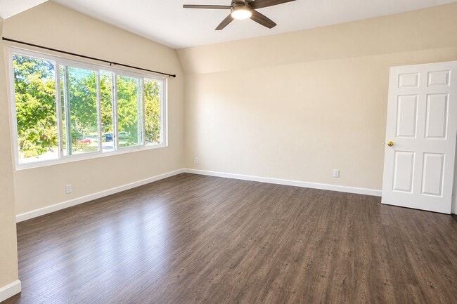 Photo - 321 S Orange Ave (Santa Ana, CA) Apartment