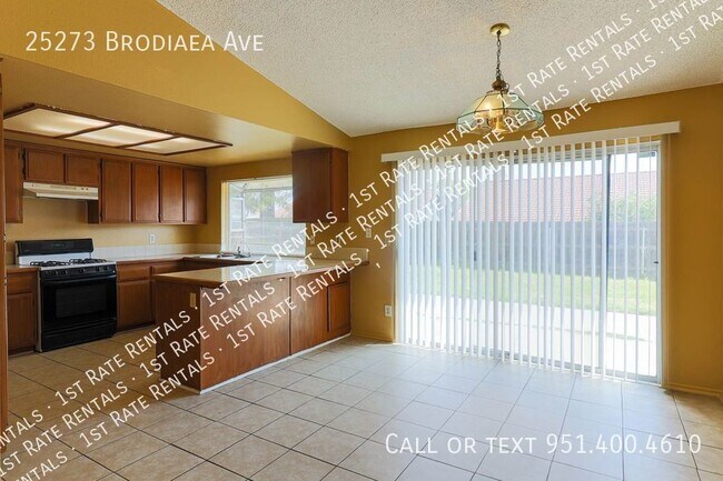 Building Photo - Super cute 3 bedroom single-story!
