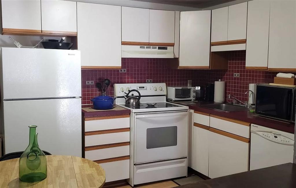 Foto del edificio - 700 Robbins Ave Unit 18