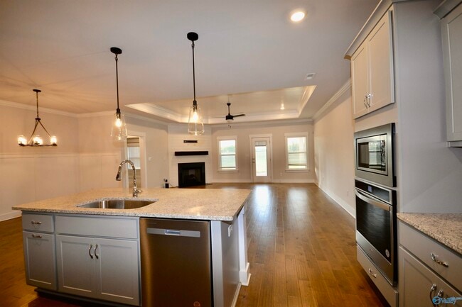 Building Photo - 151 Rugby Dr