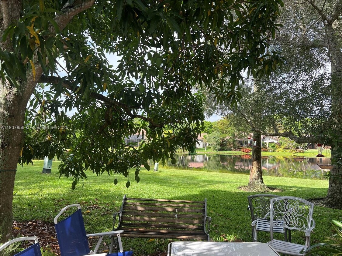 Foto principal - 1544 Springside Dr