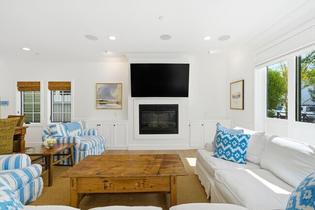 Building Photo - Modern Furnished Balboa Peninsula Beach House with Rooftop Deck