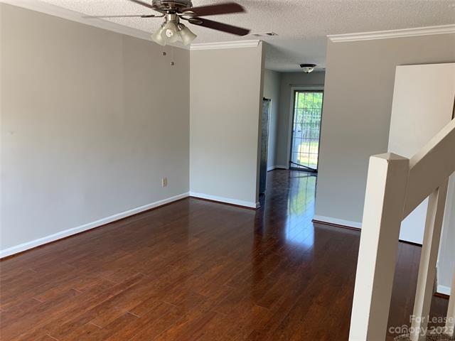 Foto del edificio - 6310 Windsor Gate Ln