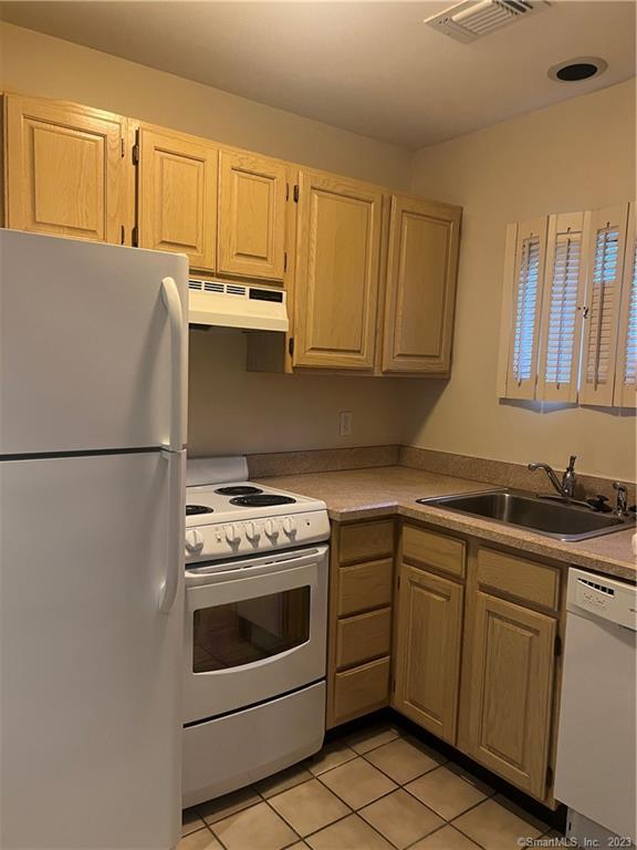 Foto del edificio - 1522 Old Pond Ln
