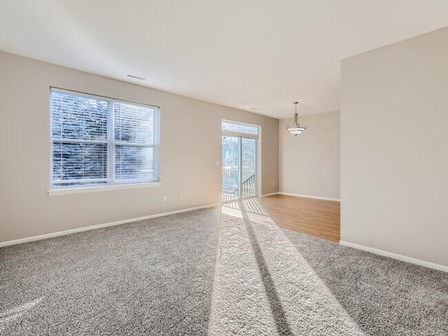 Foto del edificio - 16476 Jarrett Cir