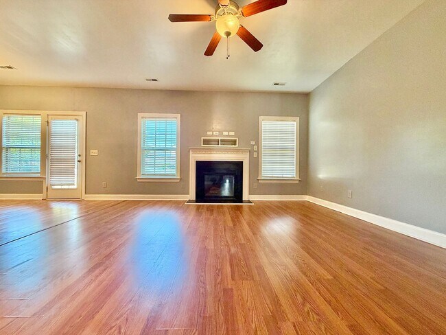 Foto del edificio - Spacious 3BR/2.5BA Home on Quiet Cul-de-Sac in Knightdale's Churchill Community