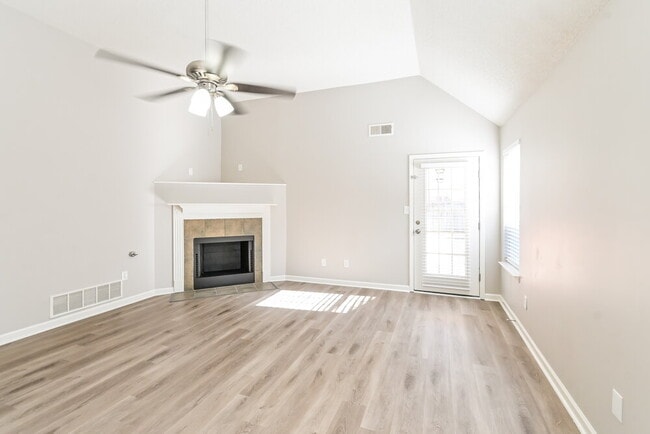 Building Photo - 5856 Kayla Dr