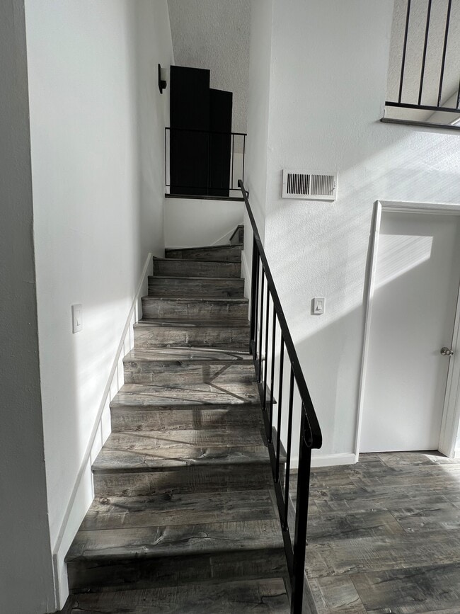 Foto del edificio - 4336 Ventura Canyon Ave