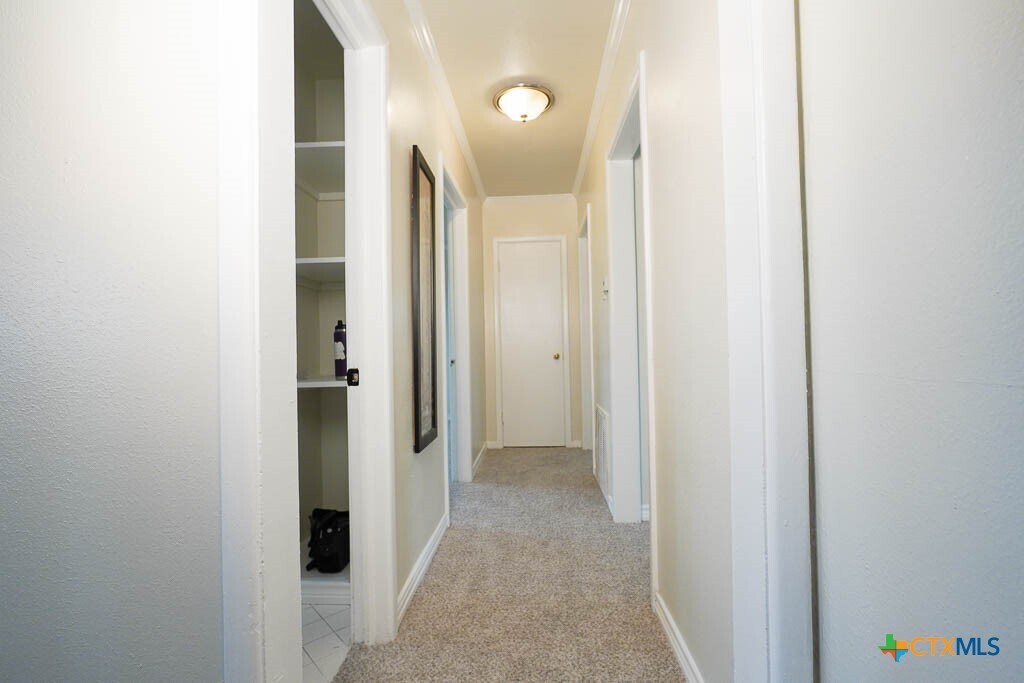 Foto del edificio - 913 Hander Ln