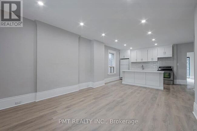 Building Photo - 25 Sandford Ave