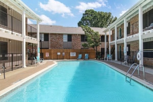Building Photo - Twelve33 At Cavender
