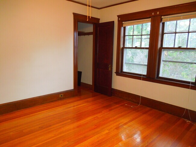 Building Photo - 54 Slade St