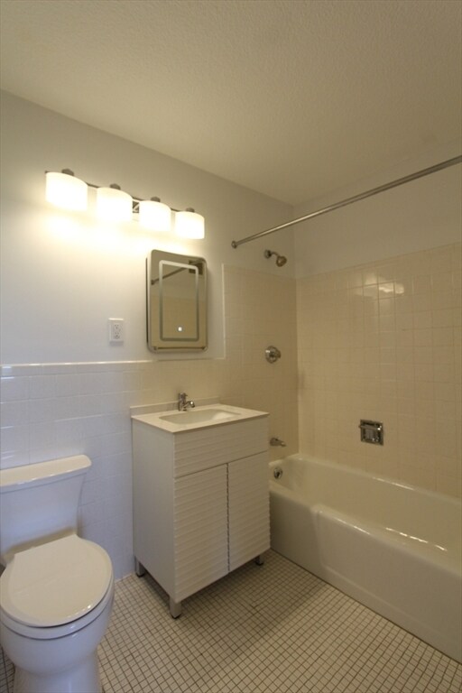 Building Photo - 151 Tremont St