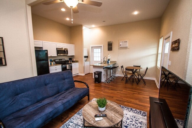 Douglas - Douglas Apartment