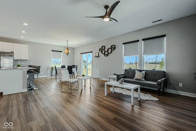 Foto del edificio - 144 Bluestem Ln