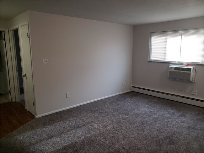 Building Photo - 1456 W 107th St