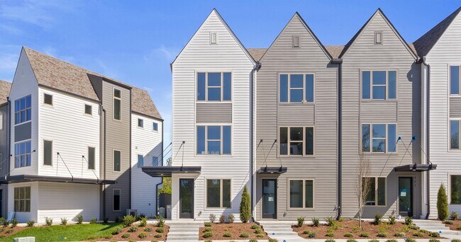 Foto del edificio - 300 E Village Ln