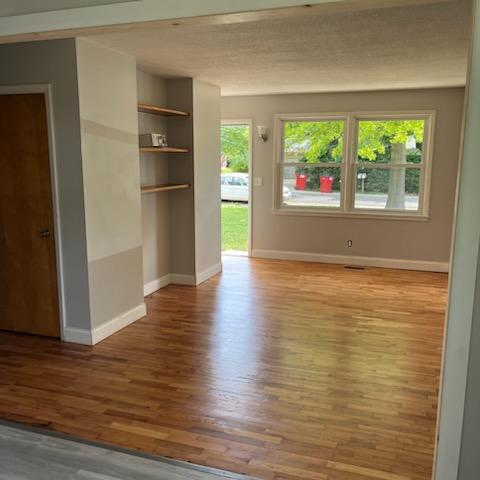 Building Photo - 1323 Alms Dr