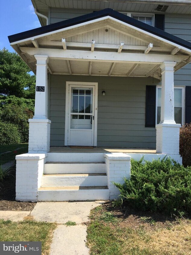 Primary Photo - 152 Maple Ave