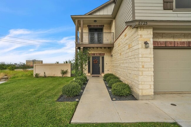 Foto del edificio - 8725 Owlcreek Pass Ct