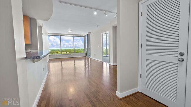 Building Photo - 3888 Peachtree Rd