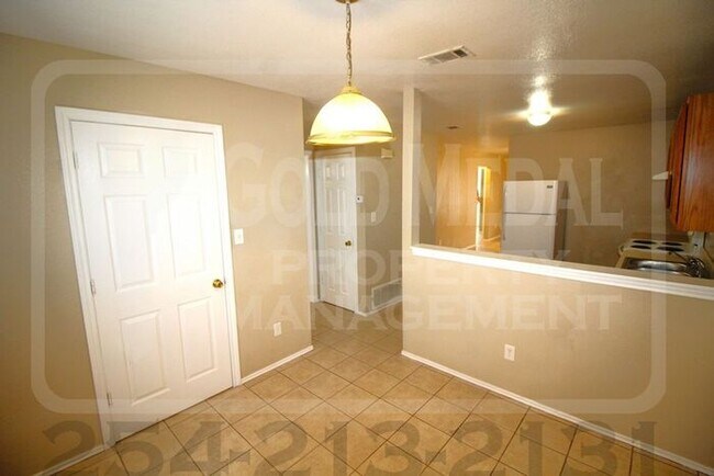 Building Photo - 3408 Barcelona Dr