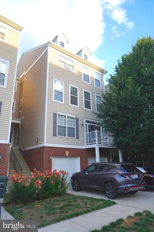 2515 Einstein St, Oak Hill, VA 20171 Townhome Rentals in Oak Hill VA