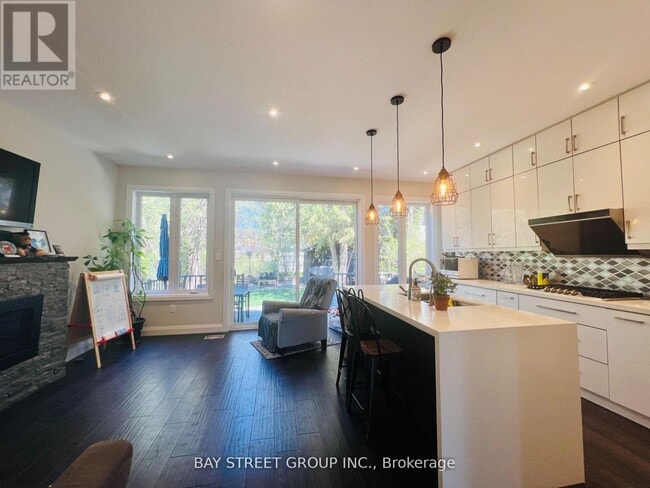 Photo du bâtiment - 16 Enfield Ave