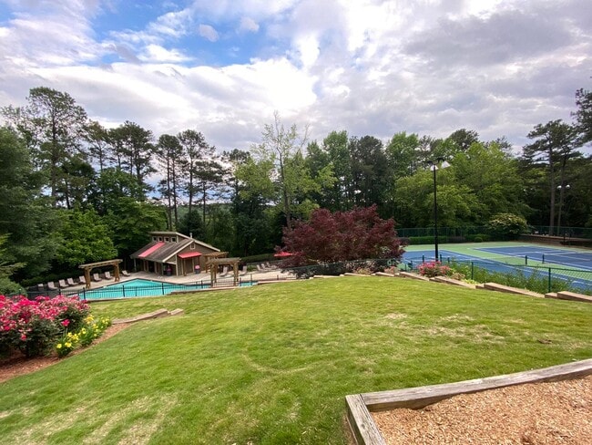 Building Photo - 1403 Riverview Dr