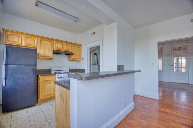 Foto del edificio - 230 E 40th St