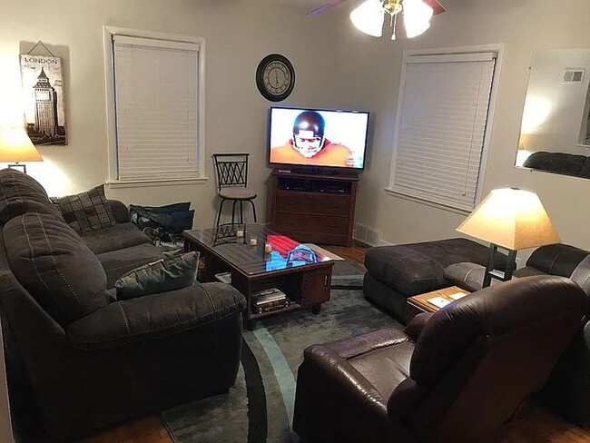 Building Photo - NEW LISTING!!! Beautiful 6 bedroom, 2 bath...