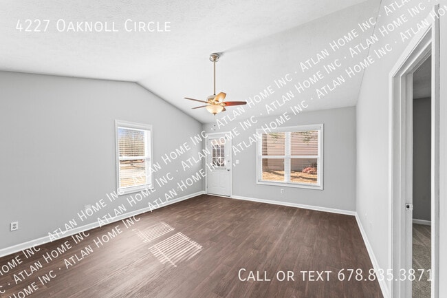 Building Photo - 4227 Oaknoll Cir