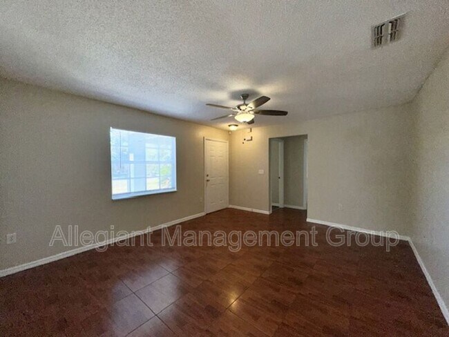 Building Photo - 564 Eagle Ct