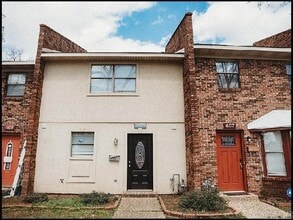 Building Photo - 408 W 4th St Building Photo - 408 W 4th St