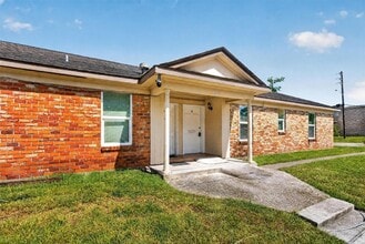 Building Photo - 6525 Renwick Dr