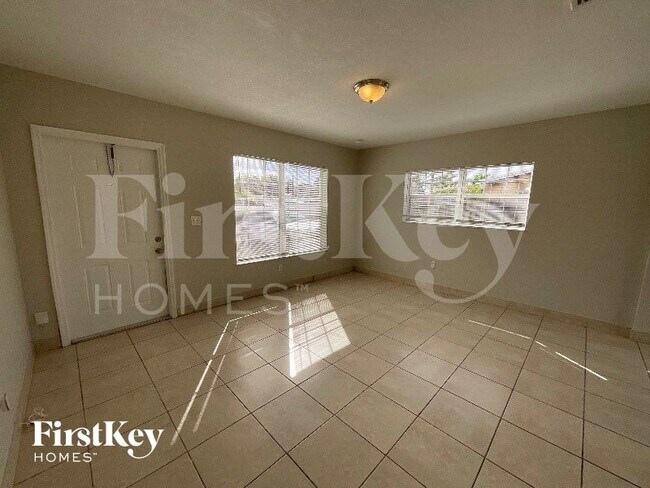 Foto del edificio - 1231 NE 214th St