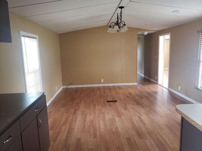 Building Photo - 5424 Locust Hill Rd