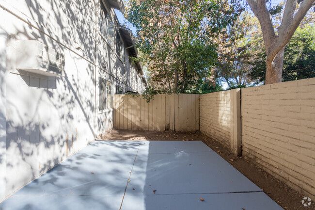 2BR, 1.5BA - 840SF - Almaden Terrace Apartment Homes