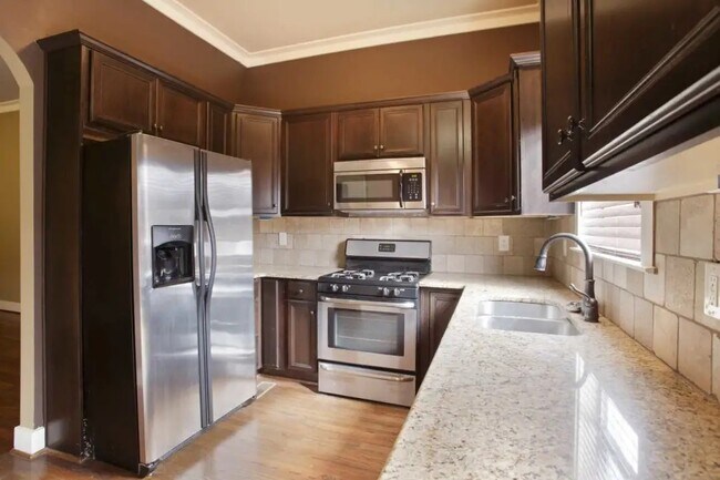 Foto del edificio - 1330 Essex Manor Cir
