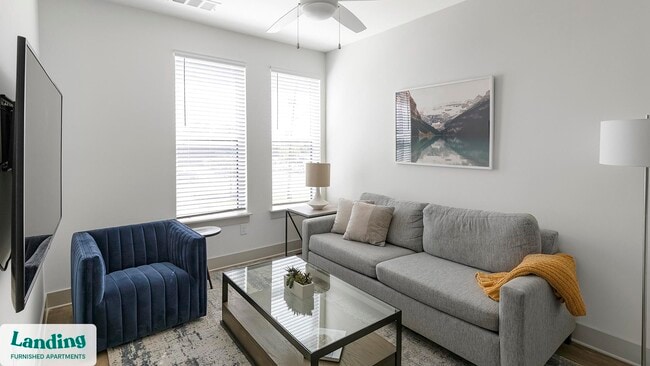 Building Photo - 2500 9th Ave SW