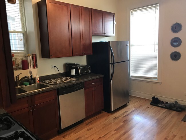 Kitchen - 2034 Bissell N St