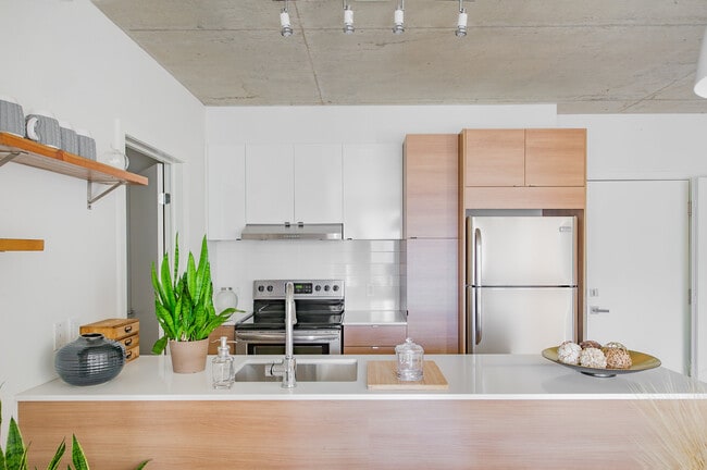 Building Photo - L'Hexagone Apartments