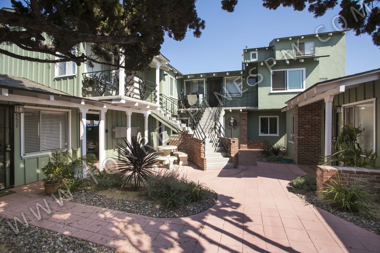 Foto principal - Point Loma - Beautiful Two Bedroom with 2 ...