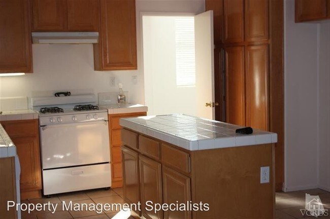 Building Photo - 4 br, 2 bath House - 1430 Elm Court