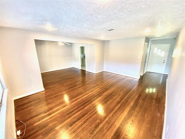 Building Photo - 3215 Elmridge St