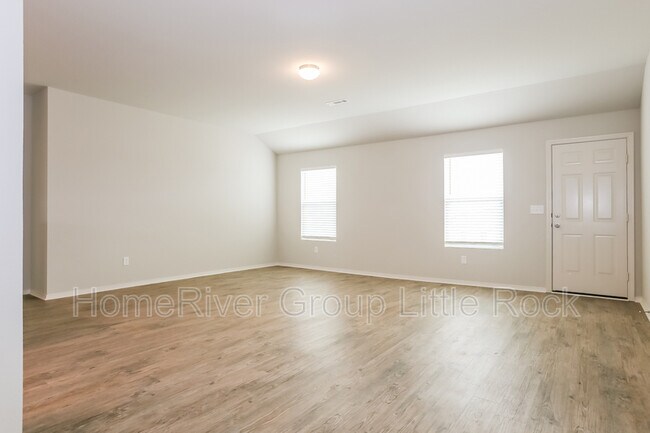 Building Photo - 1091 Huntington Dr